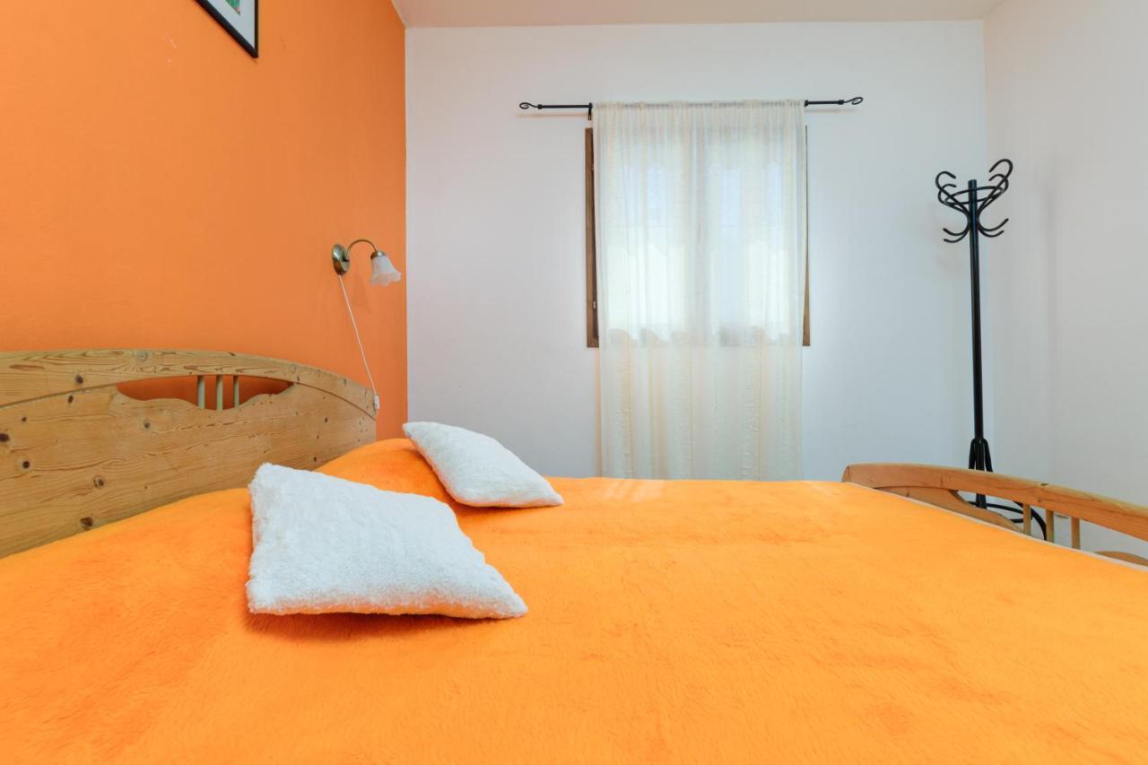 Apartment Adriana On Peaceful Location With Pool Пула Экстерьер фото